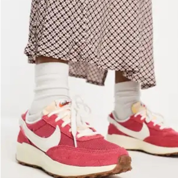 Nike Women's Pink and White Sneakers - Picture 1 of 7